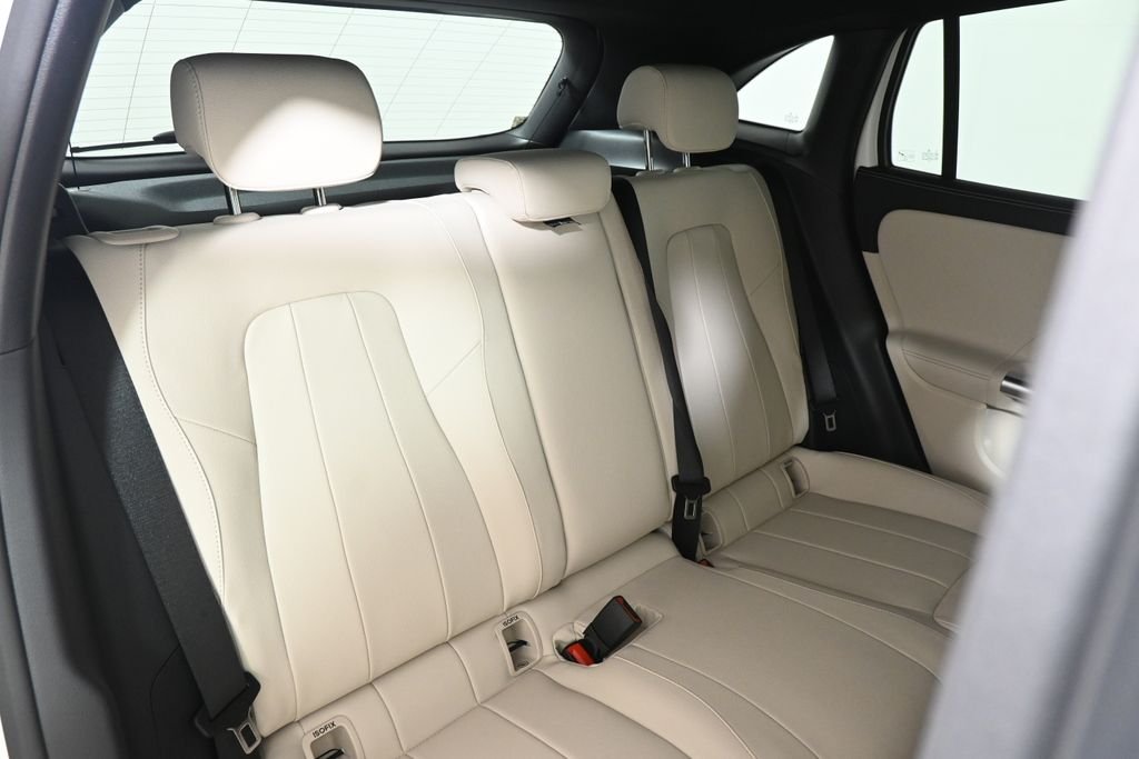 New 2026 Polar White Mercedes-Benz GLA 250 image 31