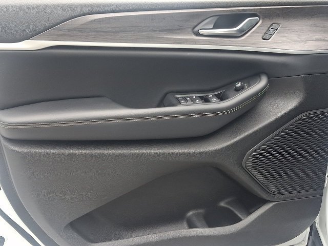 Used 2023 White Jeep Limited image 12