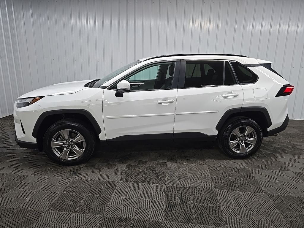 Used 2023 White Toyota XLE image 5