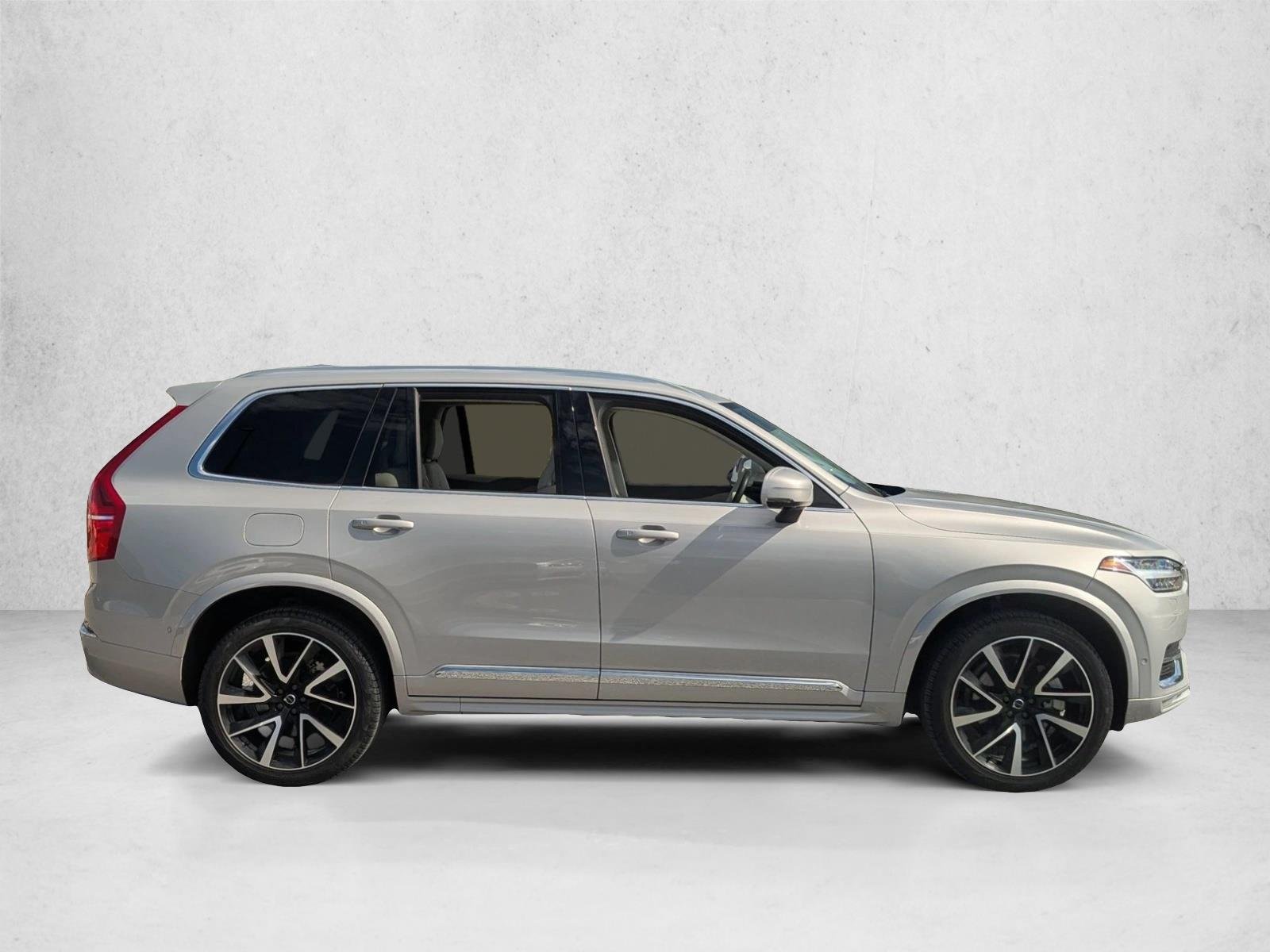 Used 2023 Silver Dawn Metallic Volvo Plus image 4