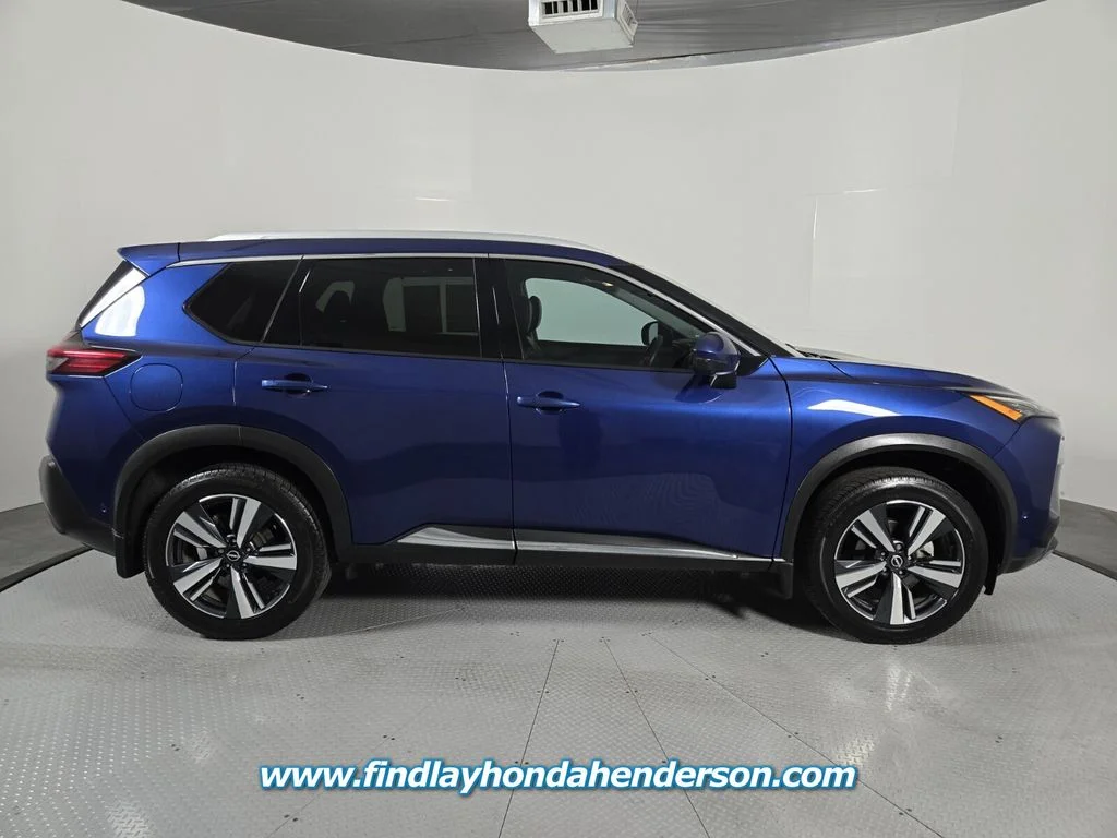Used 2022 Caspian Blue Metallic Nissan SL image 7