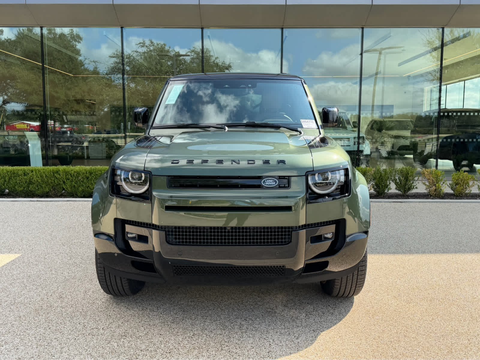 New 2026 Woolstone Green Land Rover X-Dynamic SE image 2