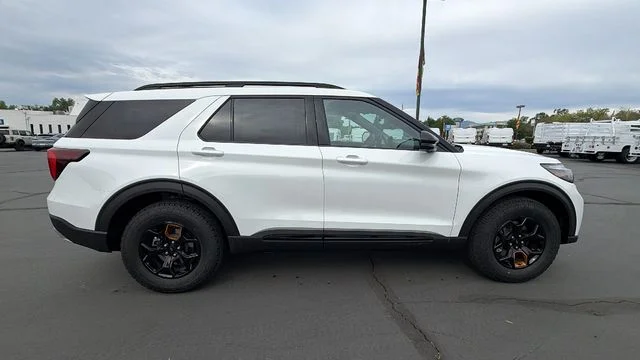New 2026 Star White Metallic Tri-Coat Ford Tremor® image 3