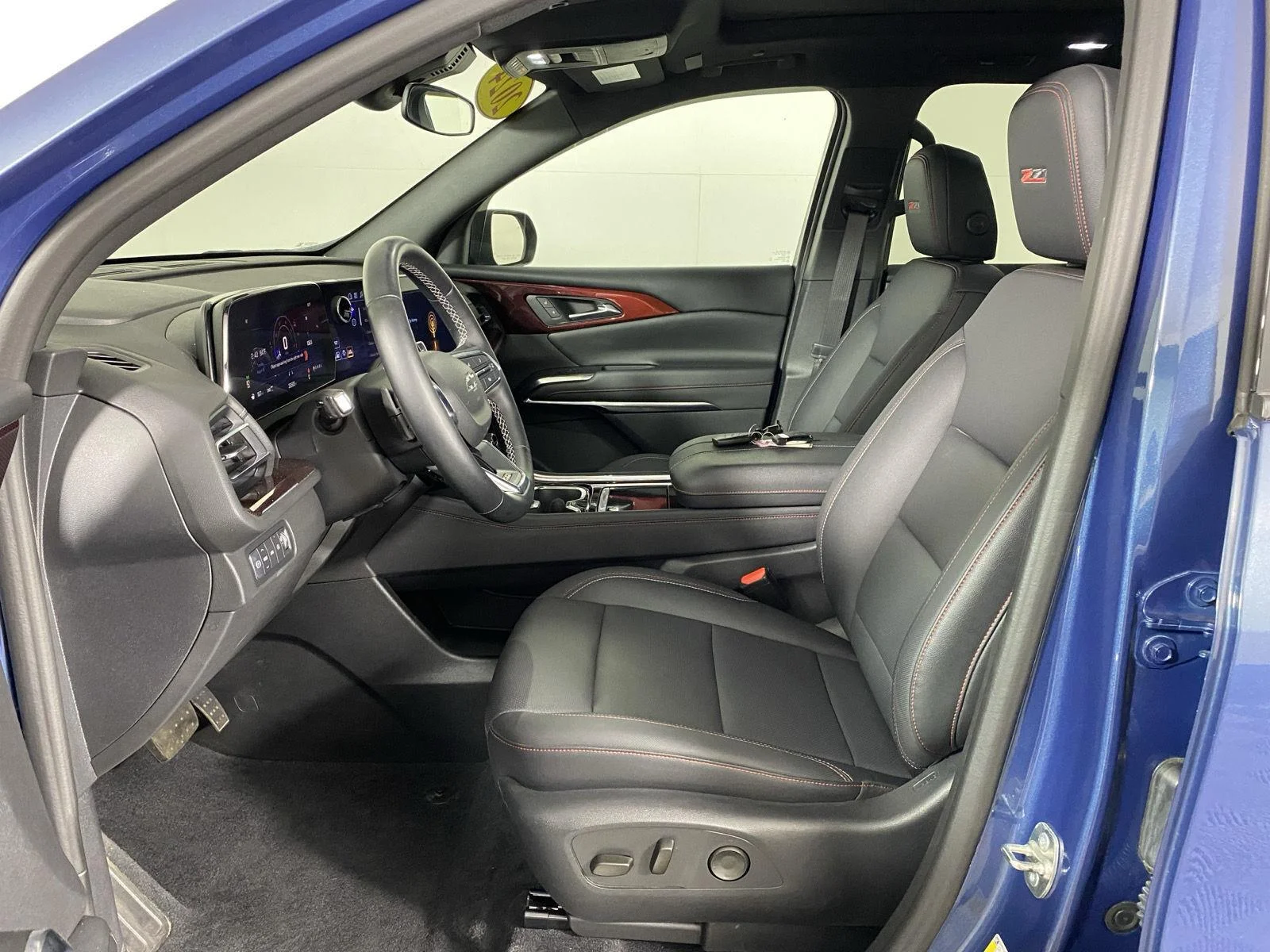 Used 2024 Lakeshore Blue Metallic Chevrolet  image 13