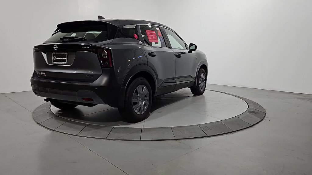 Used 2025 Gray Nissan S image 6