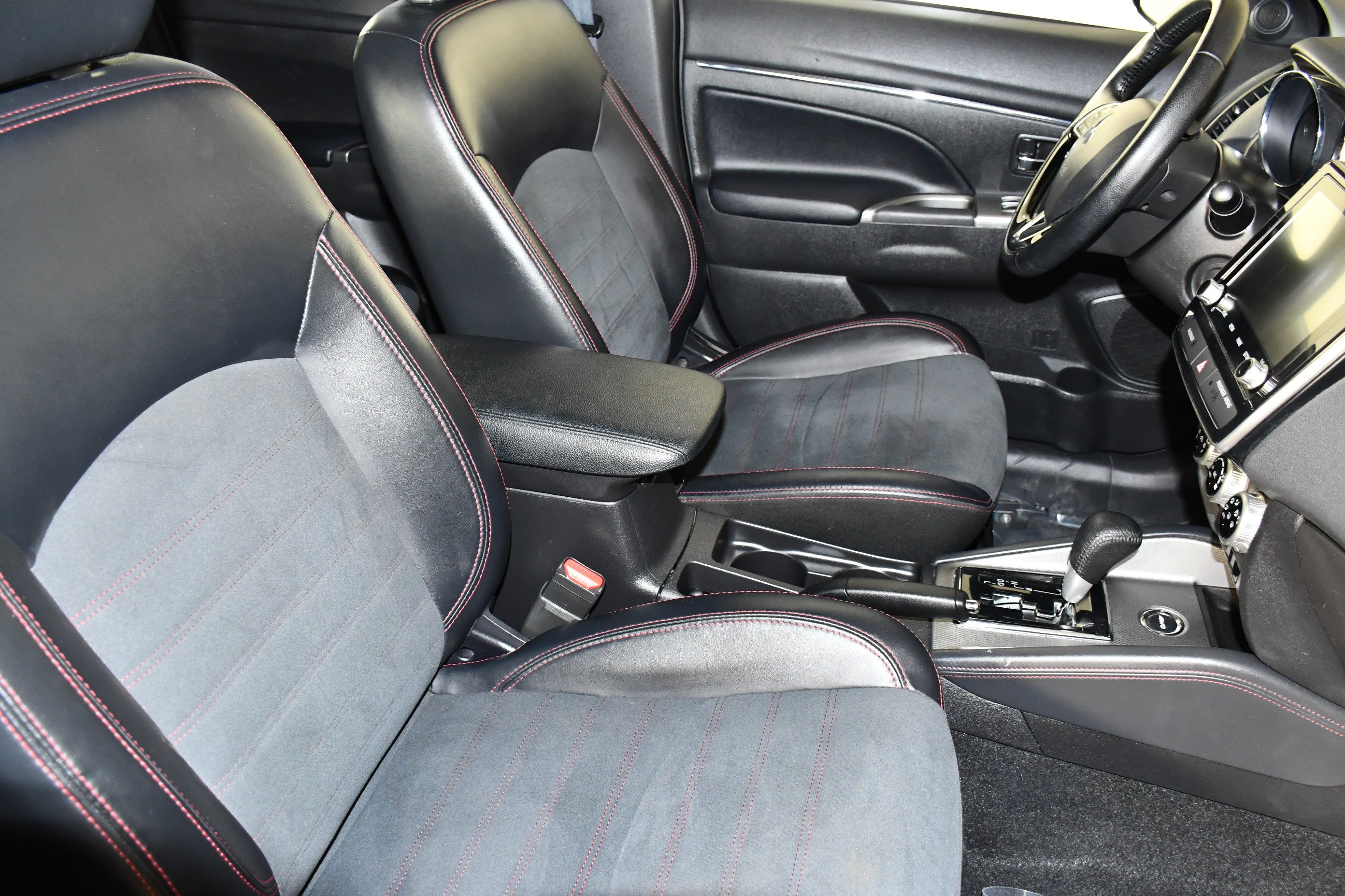 Certified Used 2024 Black Mitsubishi SE image 42