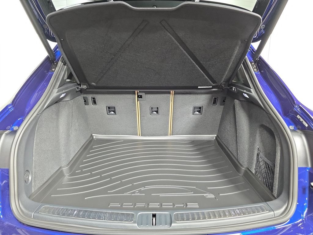 New 2026 Gentian Blue Metallic Porsche  image 25