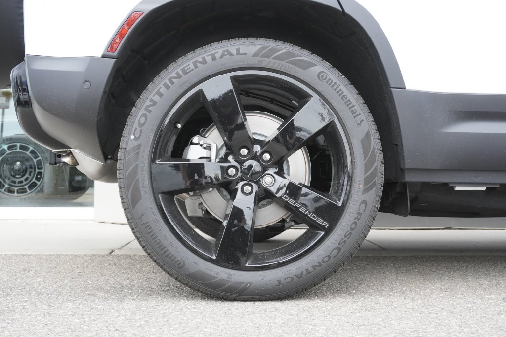 New 2026 Fuji White Land Rover S image 34