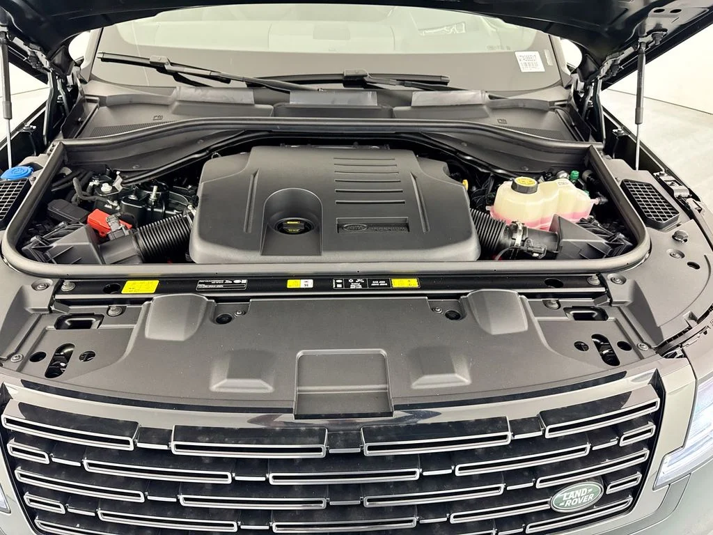 New 2026 Belgravia Green Land Rover SE image 31
