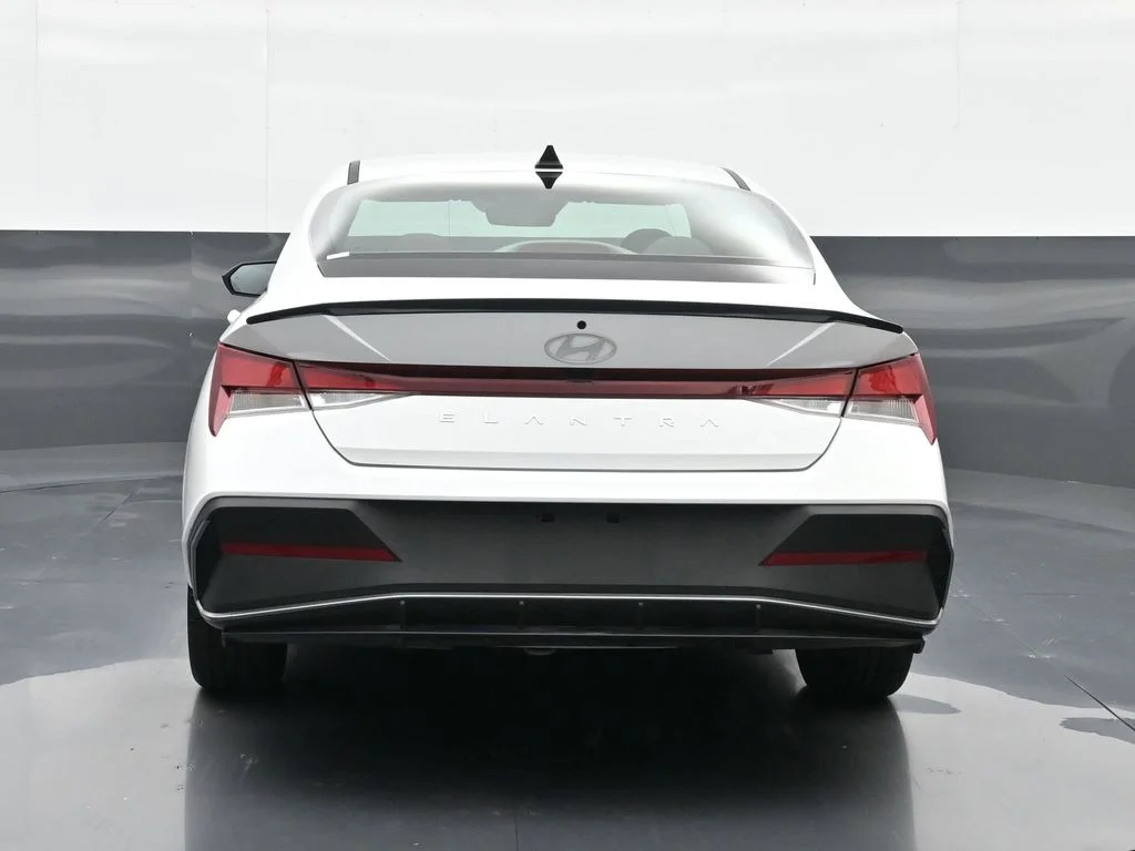 Used 2026 White Hyundai SEL Sport image 16