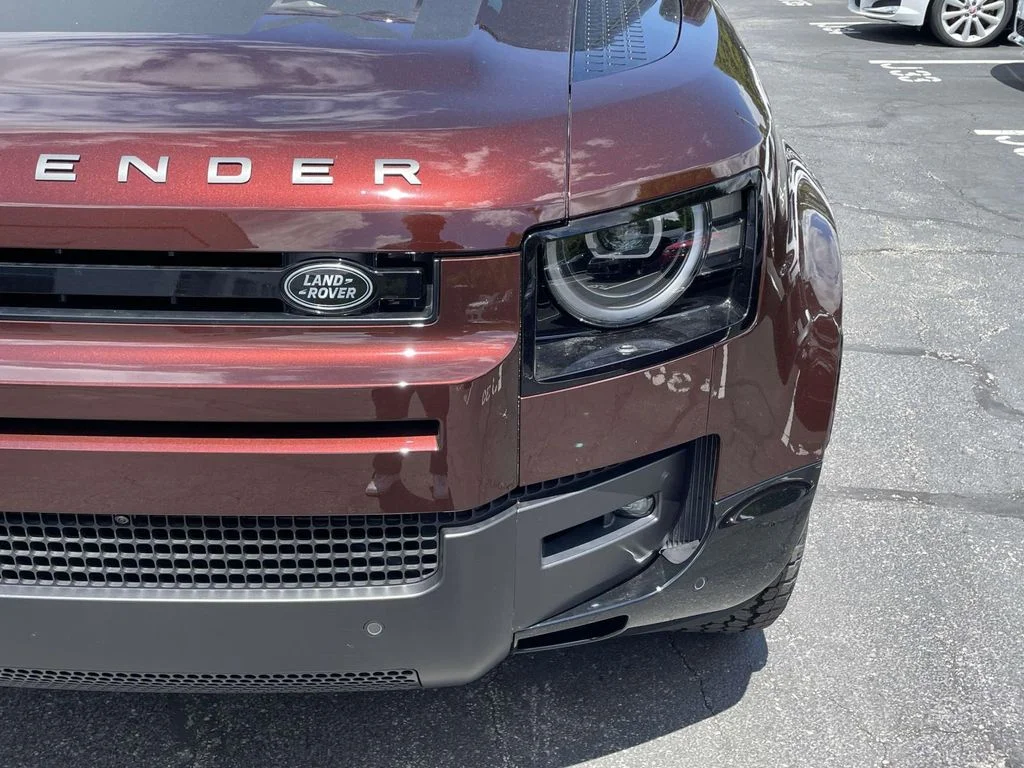 New 2026 Sedona Red Land Rover X-Dynamic SE image 7