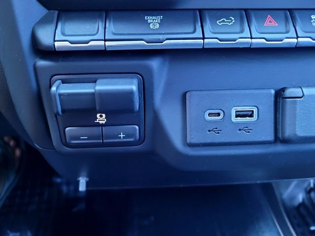 Used 2021 Black GMC Base image 17