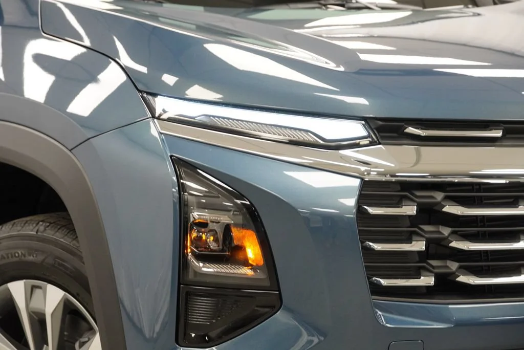New 2027 Lakeshore Blue Metallic Chevrolet LT image 31