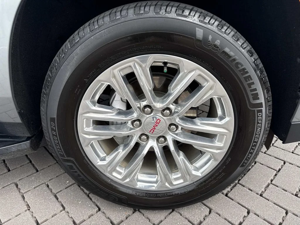 Used 2023 Silver GMC SLT image 9