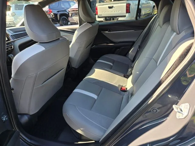 Used 2025  Toyota SE image 12