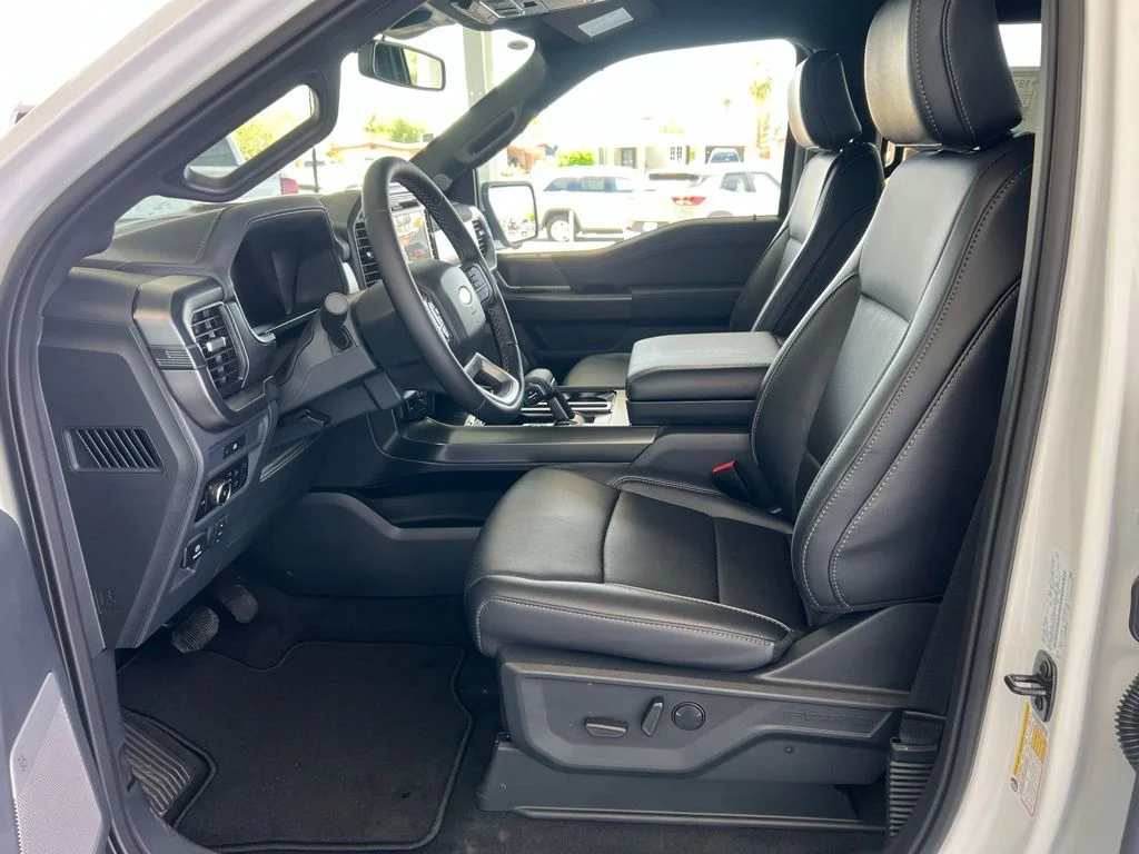 New 2025 Oxford White Ford Lariat® image 9