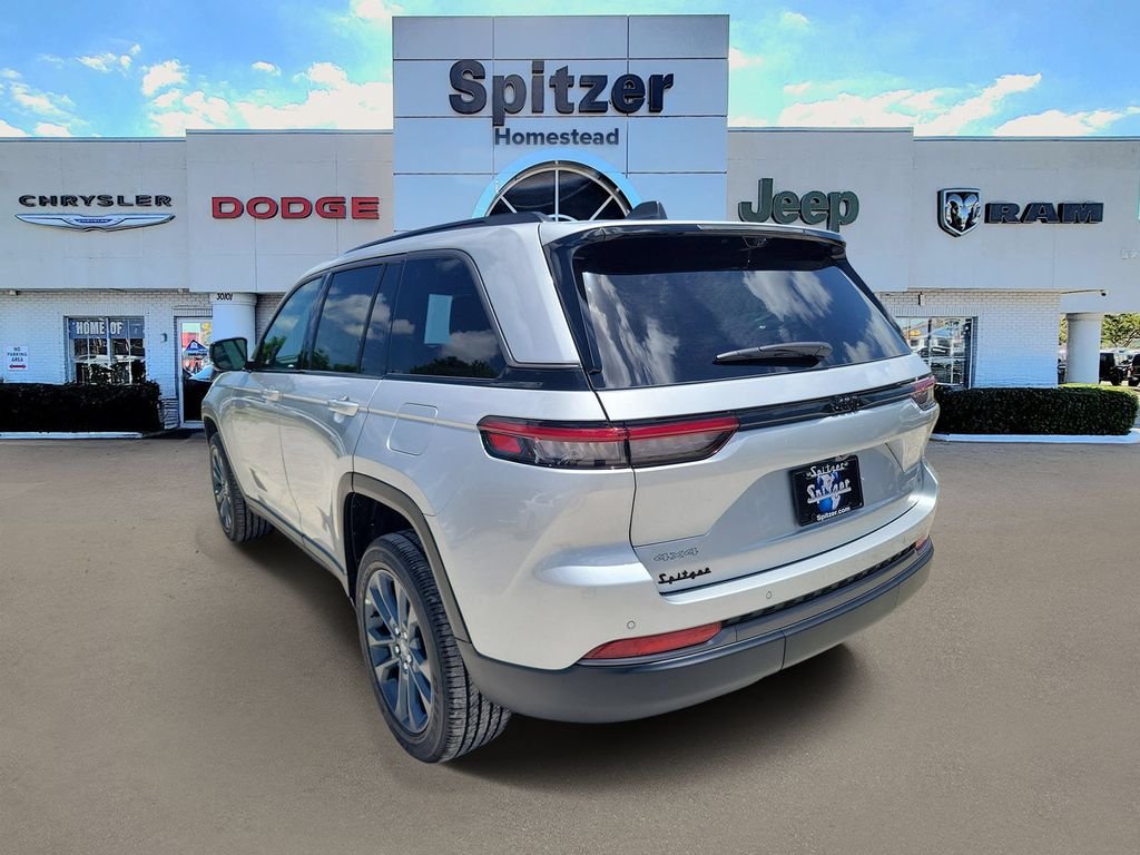 New 2026 Silver Zynith Exterior Paint Jeep  image 3