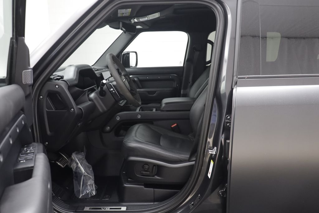 Used 2023 Gray Land Rover Carpathian Edition image 5