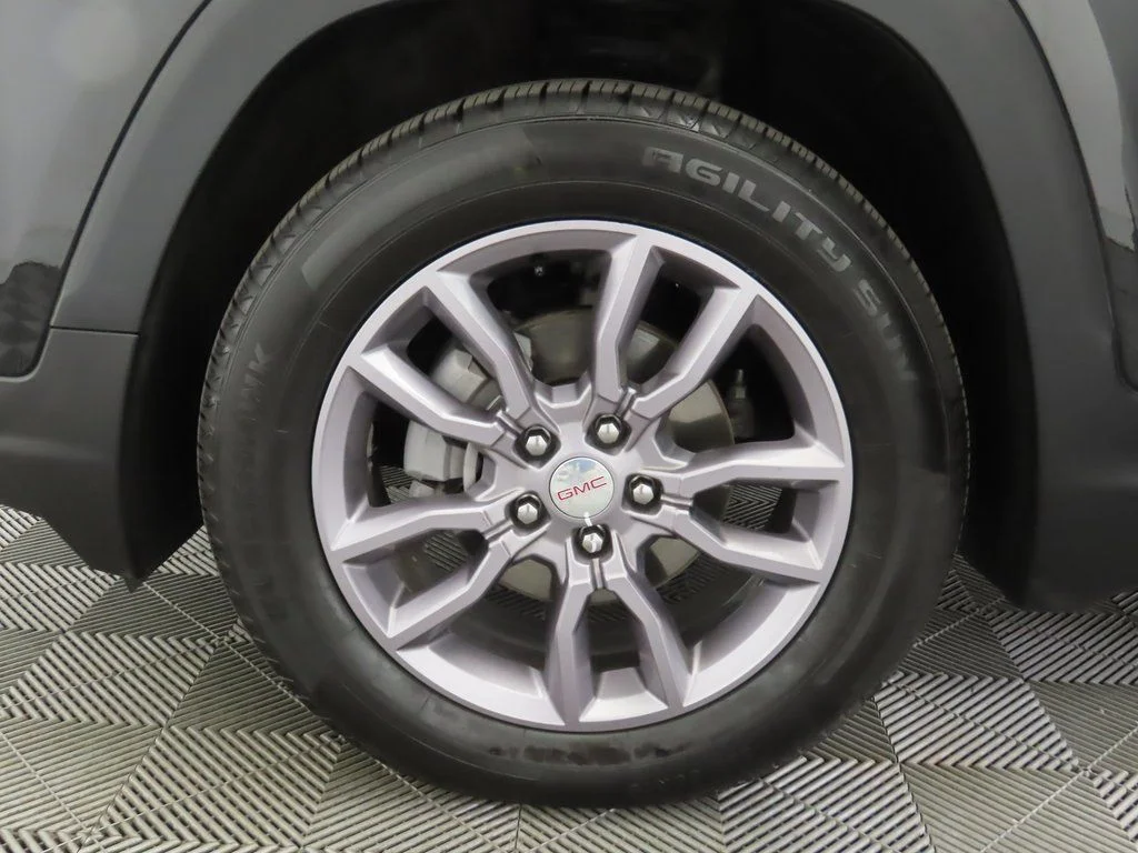 Used 2023 Black GMC SLT image 28