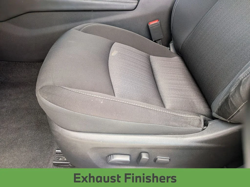Used 2023 Silver Nissan 2.5 SV image 19