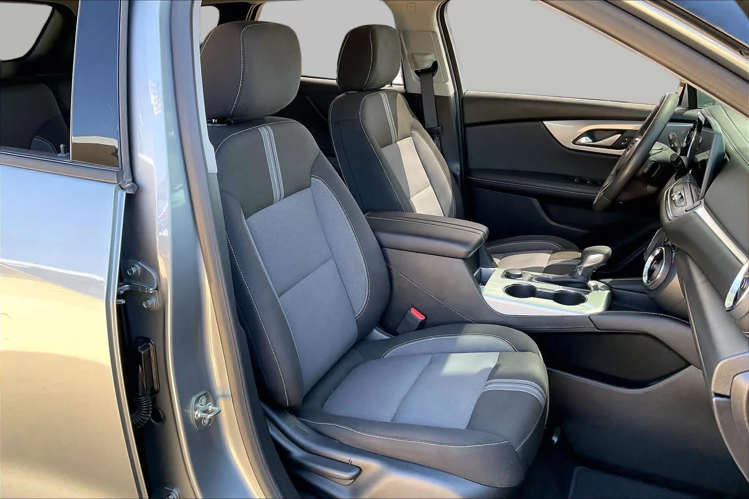 Used 2025 Sterling Gray Metallic Chevrolet LT image 9