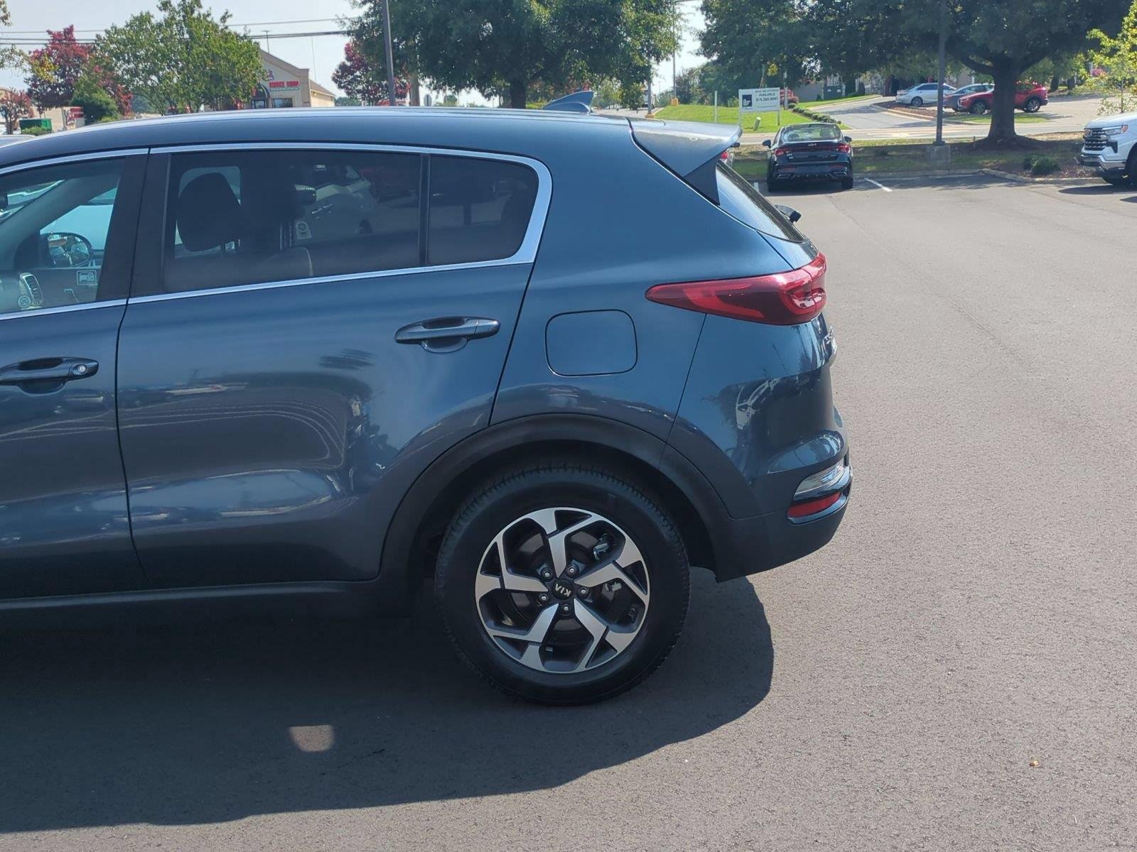 Used 2020 Pacific Blue Kia LX image 11