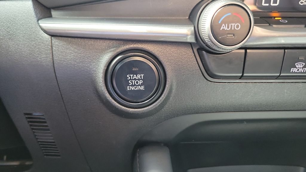 Used 2021 Blue Mazda Select image 22