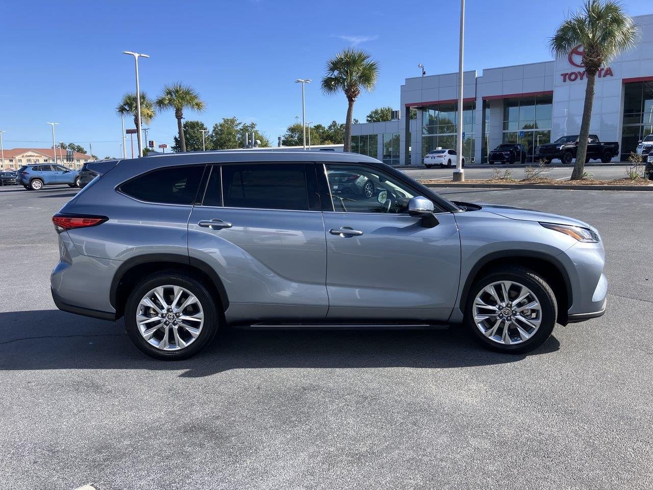 Used 2023 Gray (Moon Dust) Toyota Limited image 6