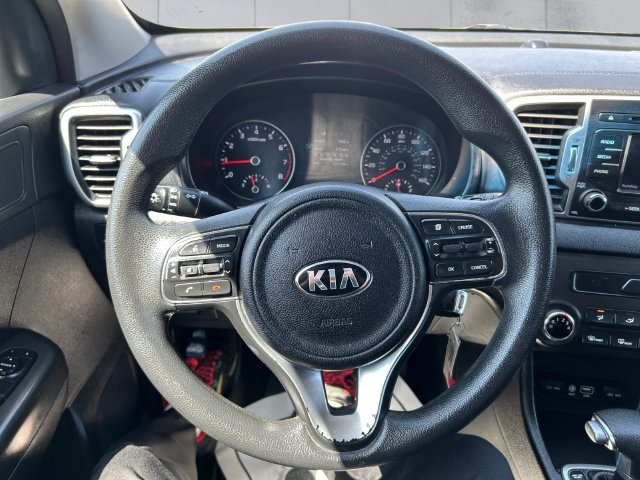 Used 2018 White Kia LX image 9