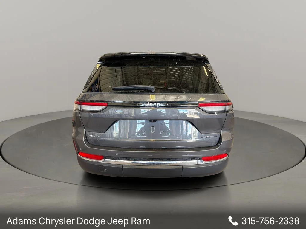 Used 2023 Gray Jeep Laredo image 7