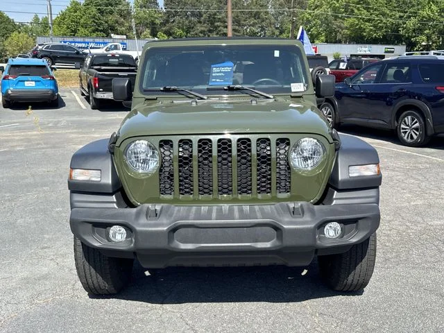 Used 2024 Green Jeep Sport image 2