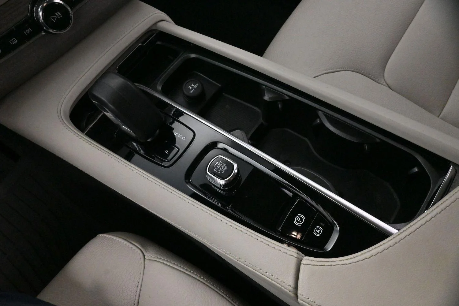 Used 2023 Blue Volvo Plus image 24