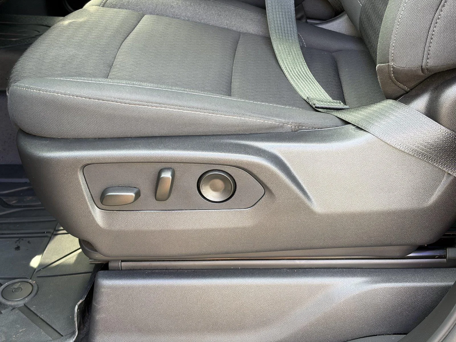 Used 2026 Sterling Gray Metallic Chevrolet Custom image 18
