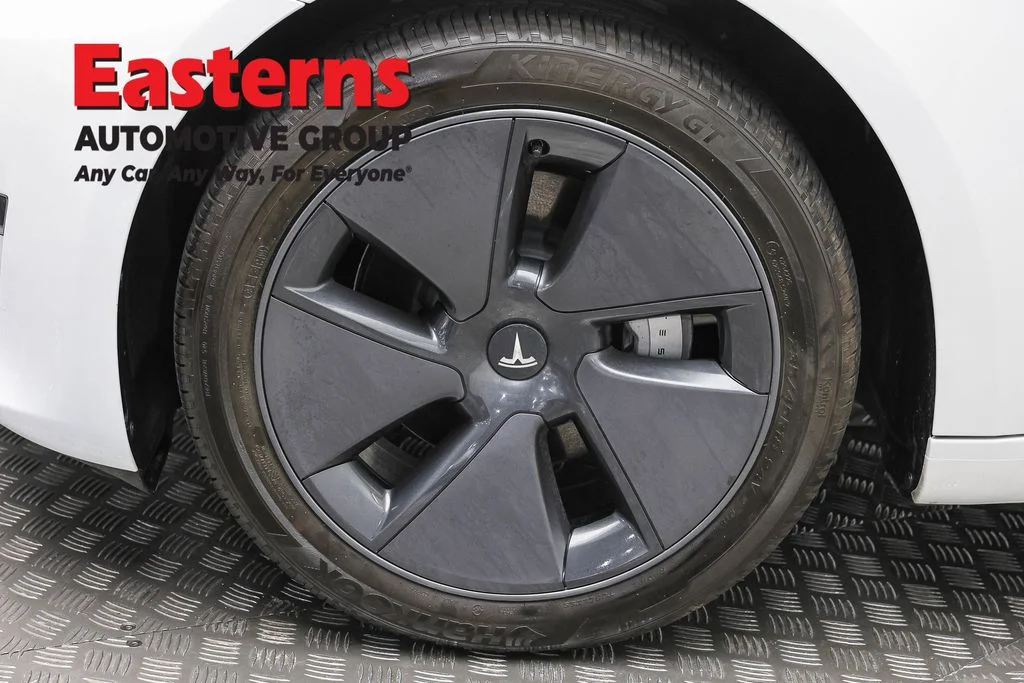 Used 2023 White Tesla Base image 25
