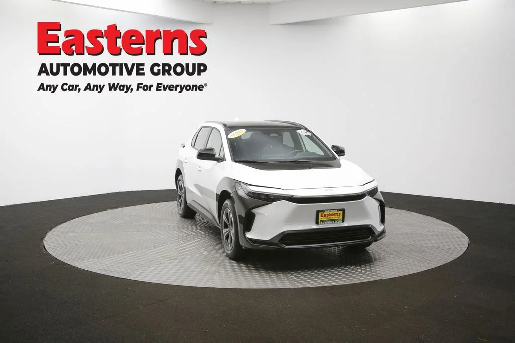 Used 2023 White Toyota XLE image 50