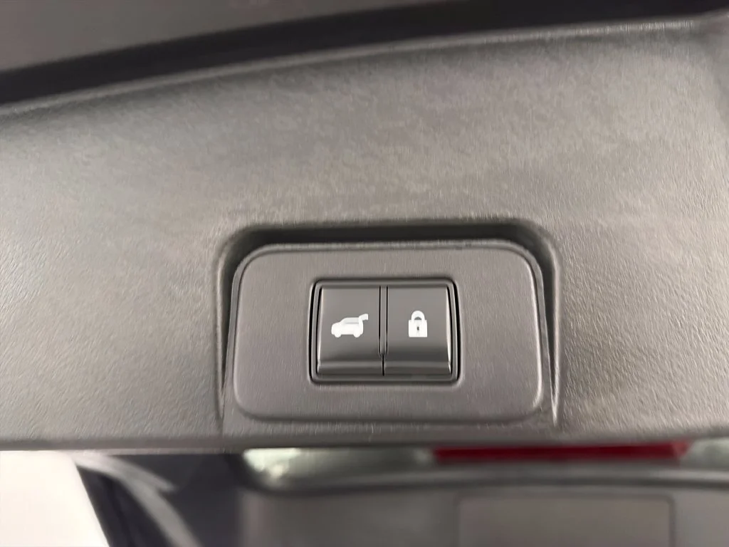 Used 2021 Gray Nissan SL image 9