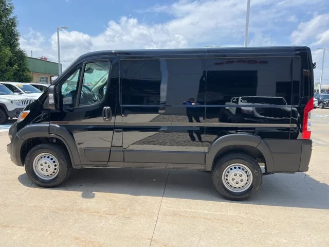 Used 2025 Black Ram Low Roof image 6