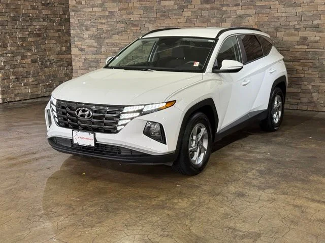 Used 2023 White Pearl Hyundai SEL image 3
