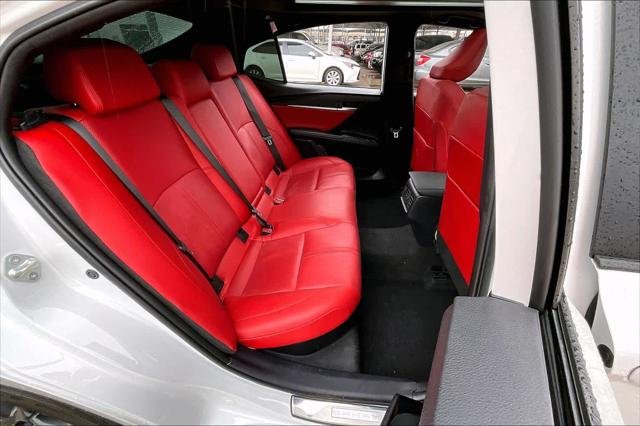Certified Used 2025 MID BLK/WIND CHILL Toyota  image 19
