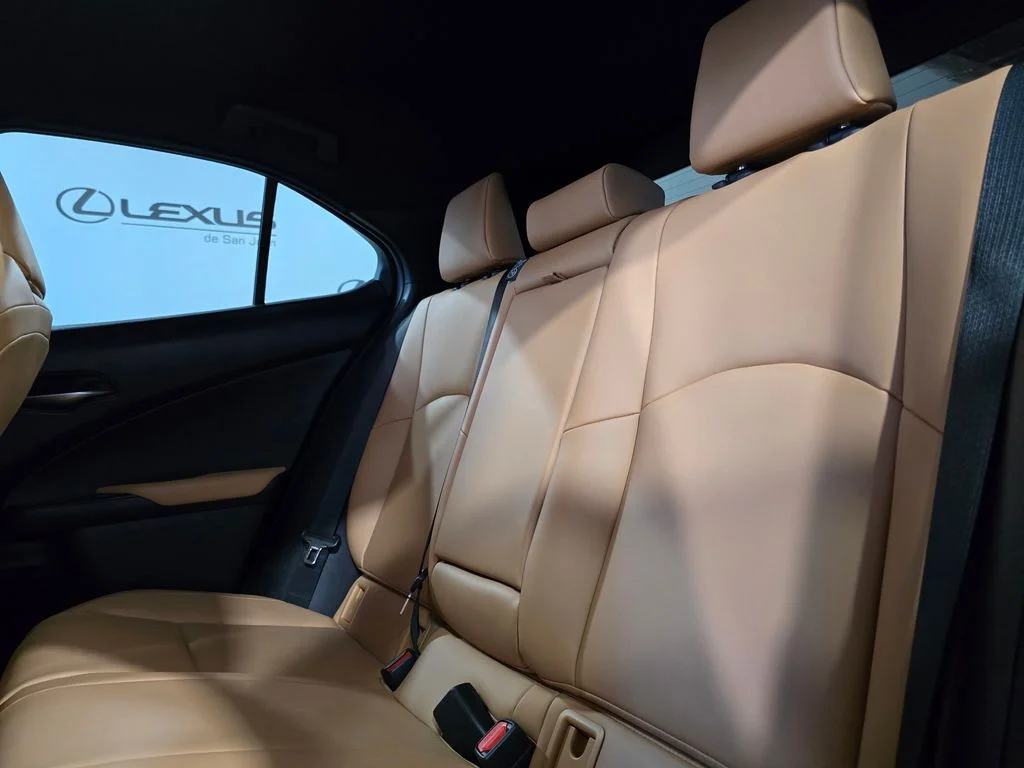 Used 2025 White Lexus 300h F SPORT Design image 27