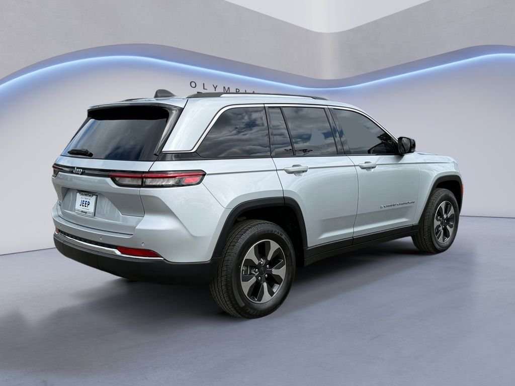 Used 2024 Silver Jeep 4xe image 5