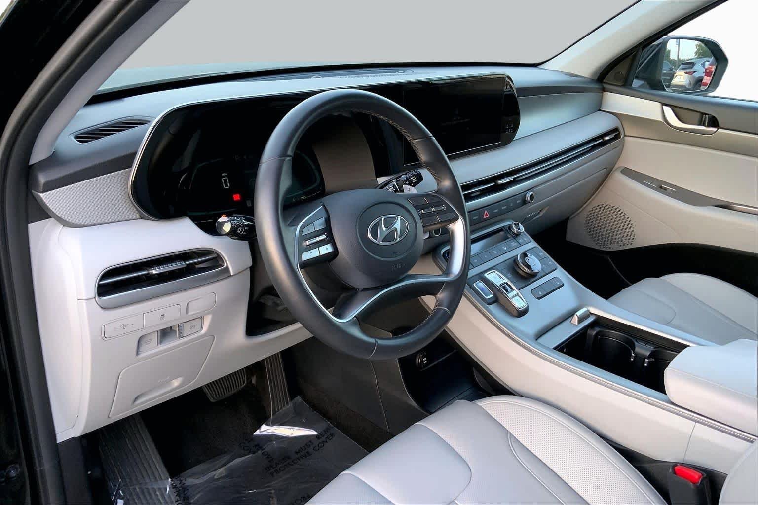 Used 2025 Abyss Black Pearl Hyundai SEL image 16