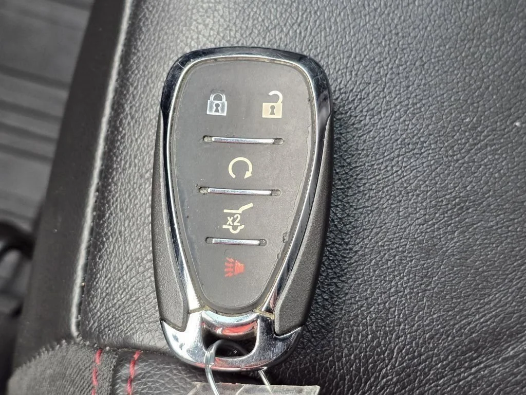 Used 2022 Mosaic Black Metallic Chevrolet RS image 34