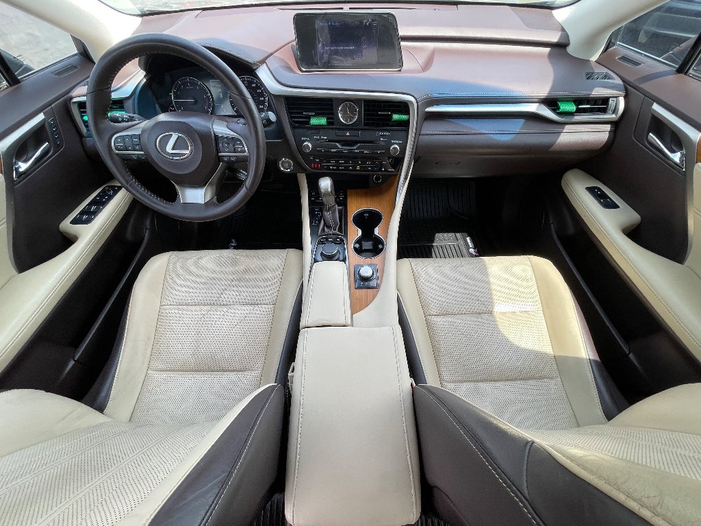 Used 2017 Atomic Silver Lexus Base image 3