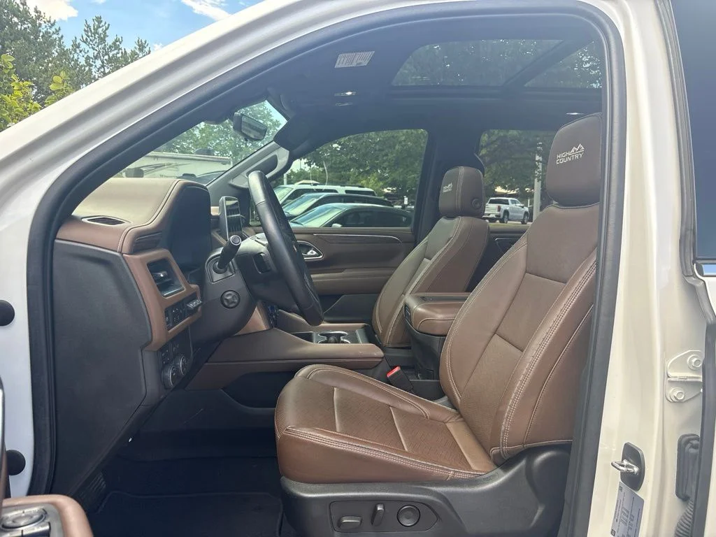 Used 2021 White Chevrolet High Country image 11