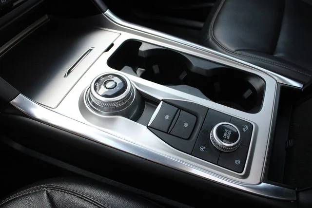 Used 2020 Black Ford XLT image 19