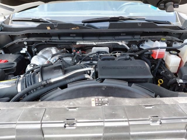 Used 2025 White Chevrolet LT image 37