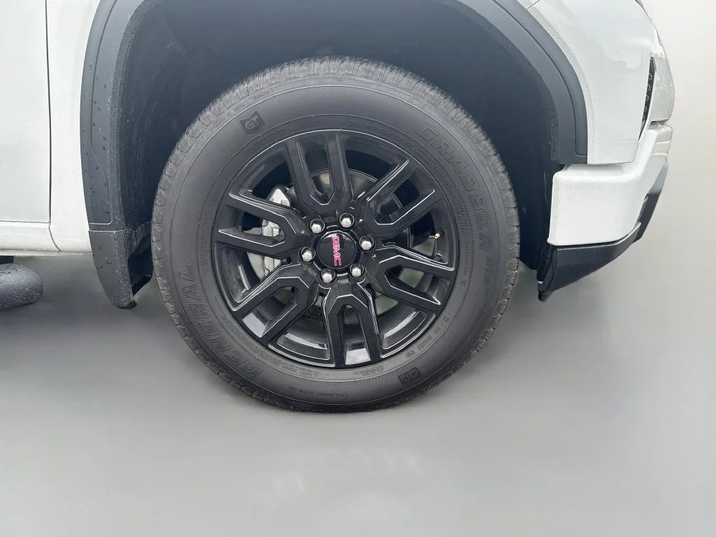 Used 2025 Summit White GMC Elevation image 10