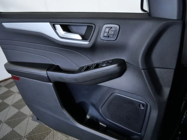 Used 2023 Black Ford Platinum image 25