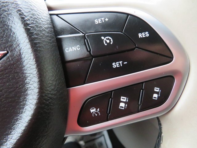 Used 2018 Jazz Blue Pearlcoat Chrysler Limited image 23